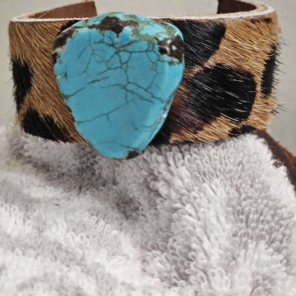 SANDRA LING.Genuine hair on hide Leopard Print Bracelet with Turquoise Stone.